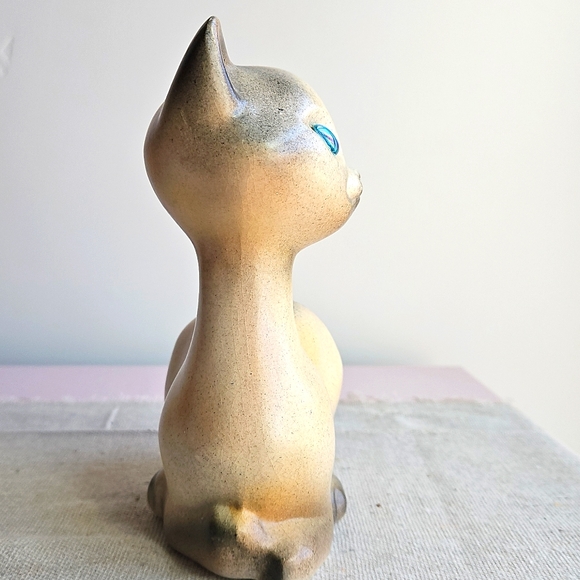 Vtg California Pottery Siamese Cat Figurine with Jewel Eyes - Picture 2 of 7